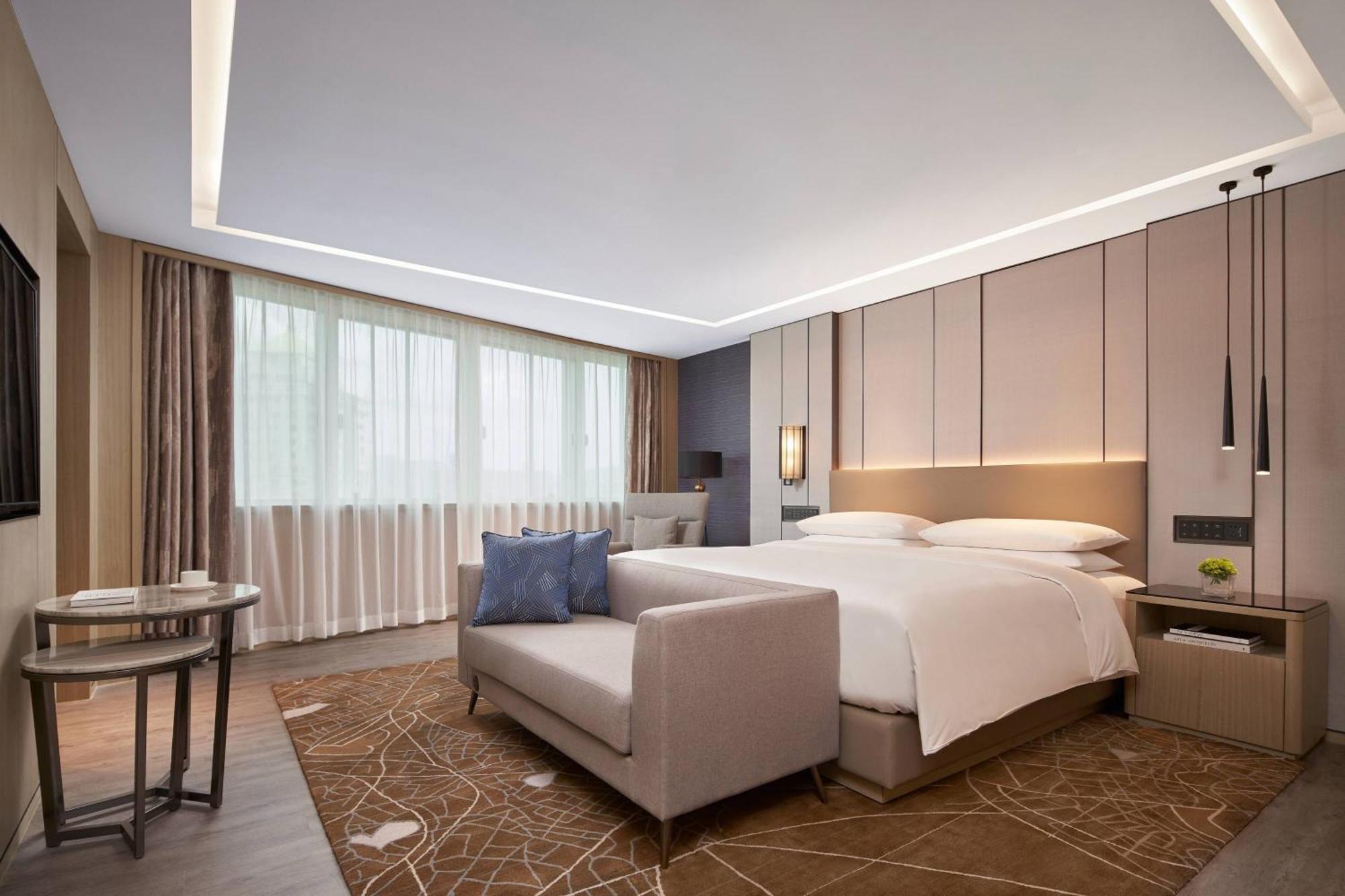 Renaissance Shenzhen Luohu Hotel Экстерьер фото