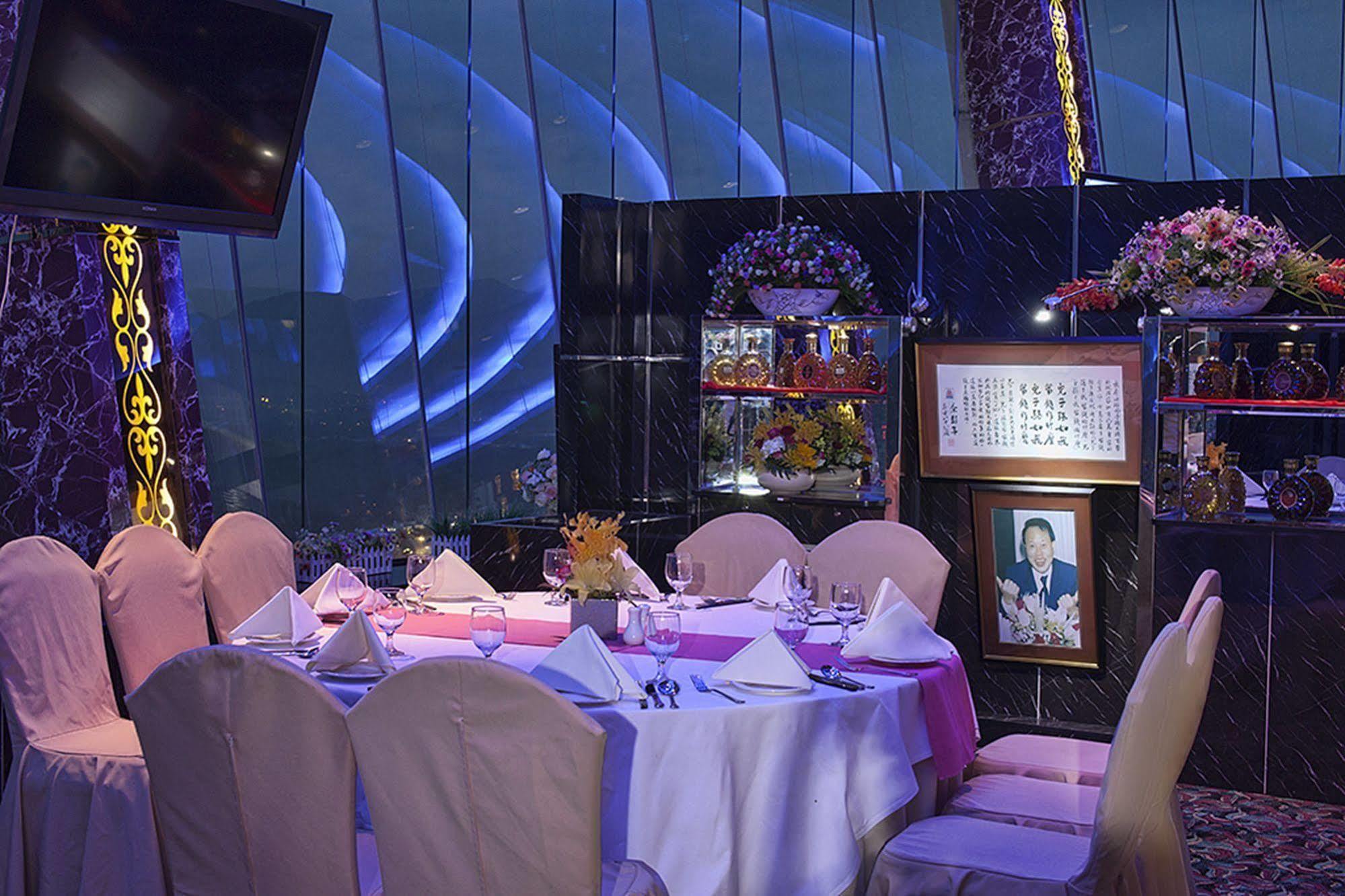 Renaissance Shenzhen Luohu Hotel Экстерьер фото